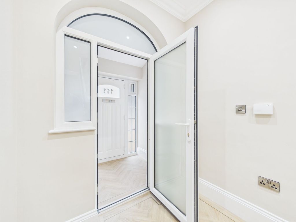Property photo 2 of 36