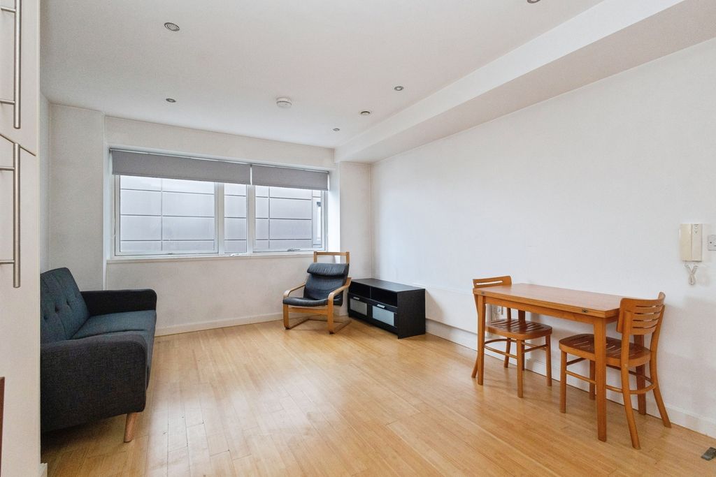 Property photo 3 of 14 Pbox-Img.Jpg