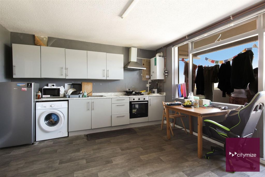 Property photo 3 of 15 Kitchen / Reception Room