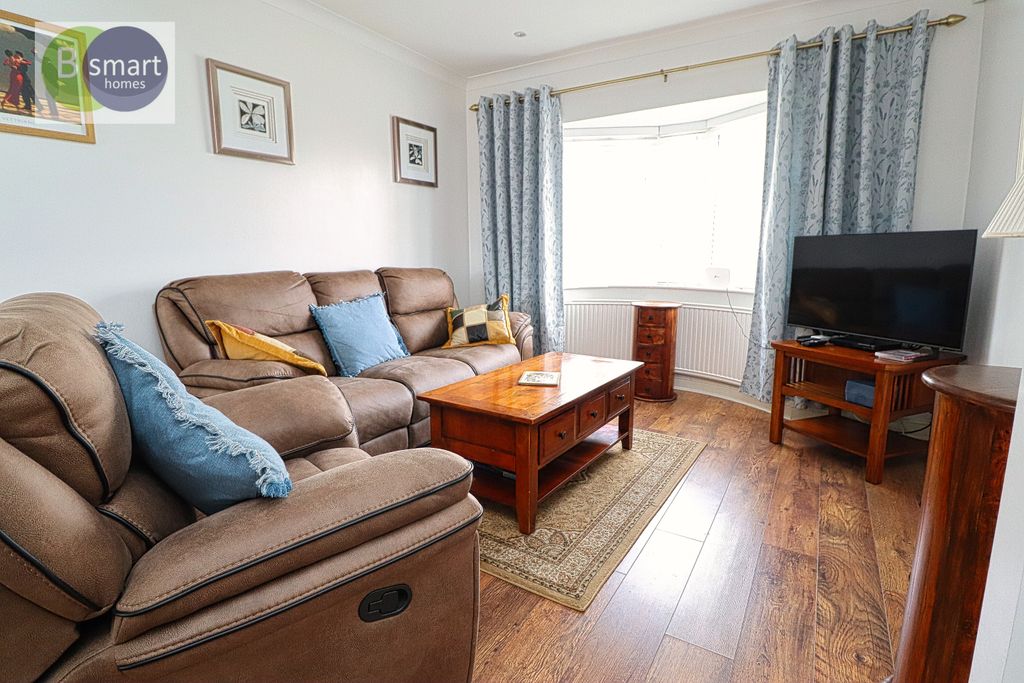 Property photo 2 of 13 Img_4478