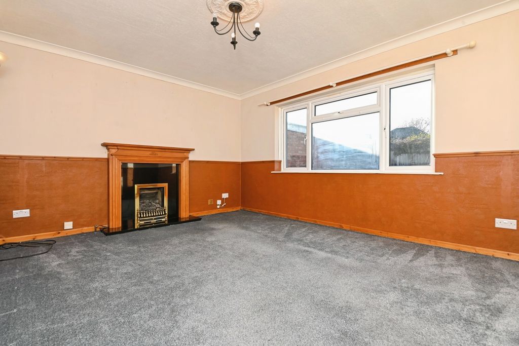 Property photo 2 of 12 Living Room