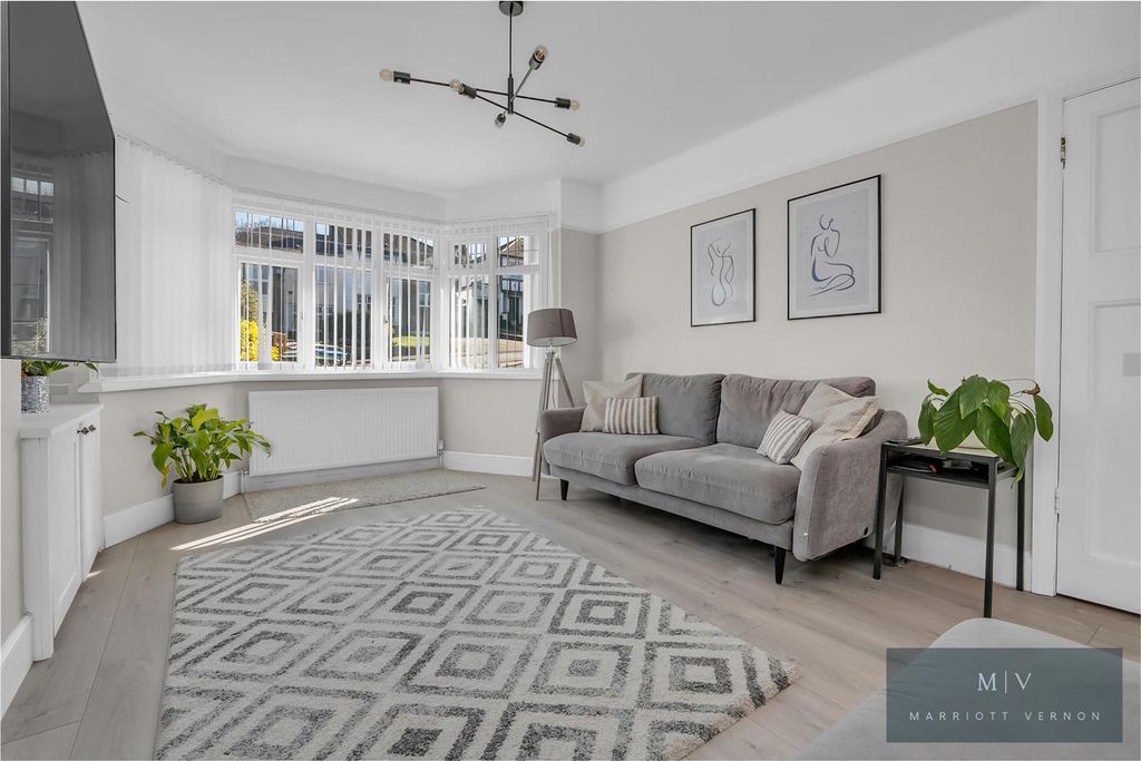 Property photo 2 of 16 Purley Bury Avenue 63 MV-5.Jpg