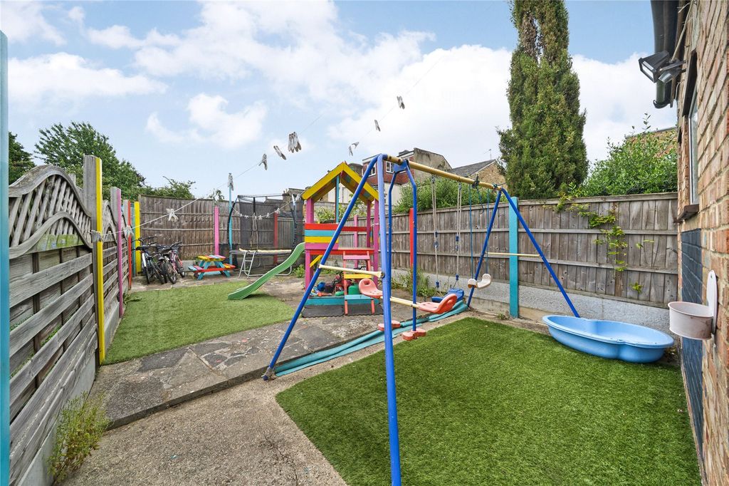 Property photo 2 of 19 Picture No. 09