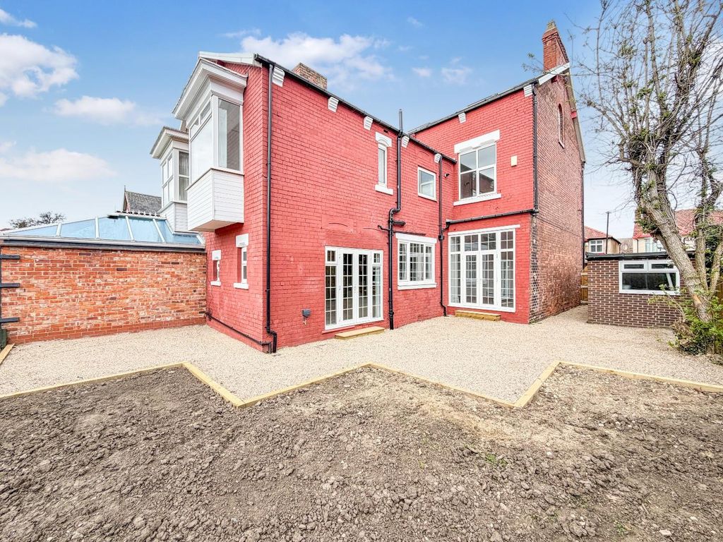 Property photo 2 of 46 Rear