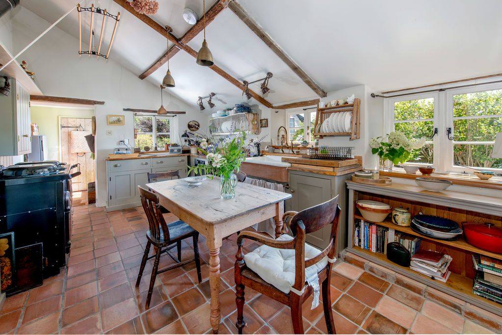 Property photo 2 of 25 Kitchen/Breakfast Room