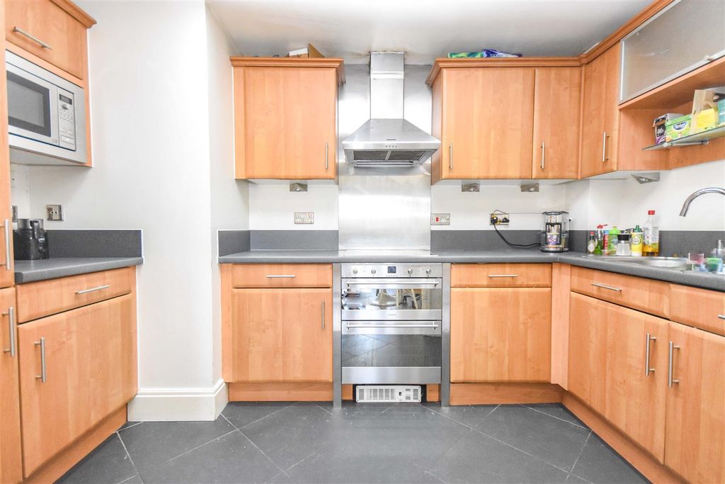 Property photo 2 of 16 Kitchen