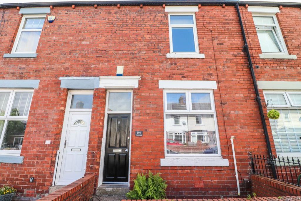 Property photo 1 of 8