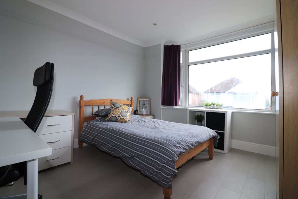 Property photo 3 of 6 Bedroom