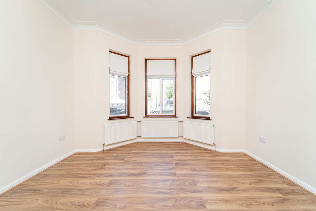 Property photo 1 of 5 Img_32405_2_Original