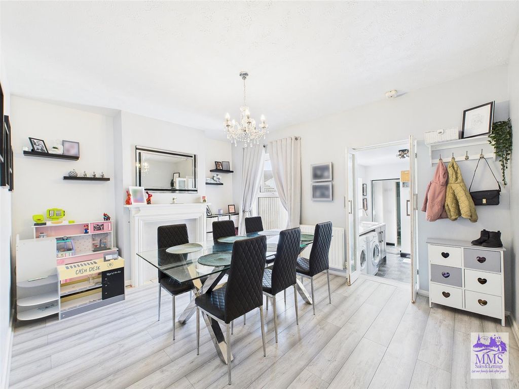 Property photo 2 of 20 Cam04098G0-Pr0031-Still004.Jpg