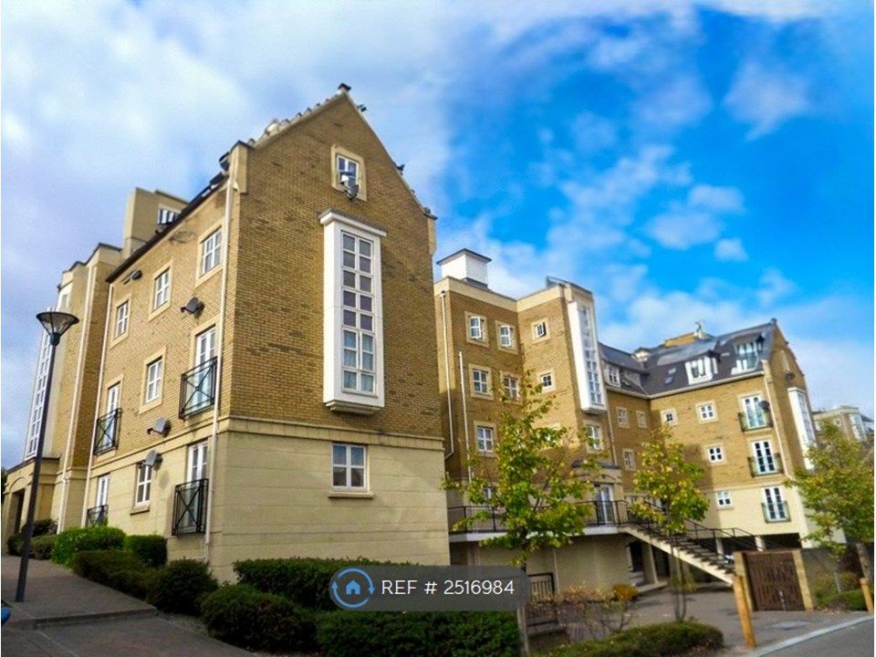 Property photo 1 of 27 2 Bed Beautiful &amp; Spacious Flat W/ Ensuite&amp;Parking