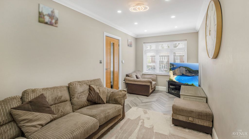 Property photo 2 of 30 5216163