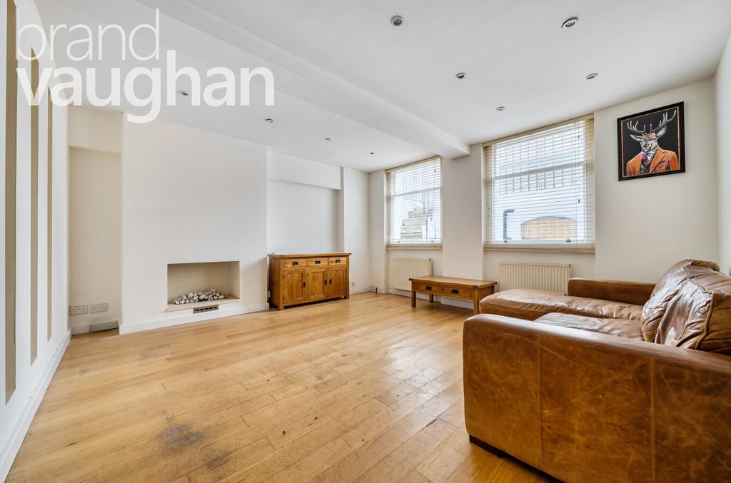 Property photo 3 of 12 7d9442c5-7130-42B...