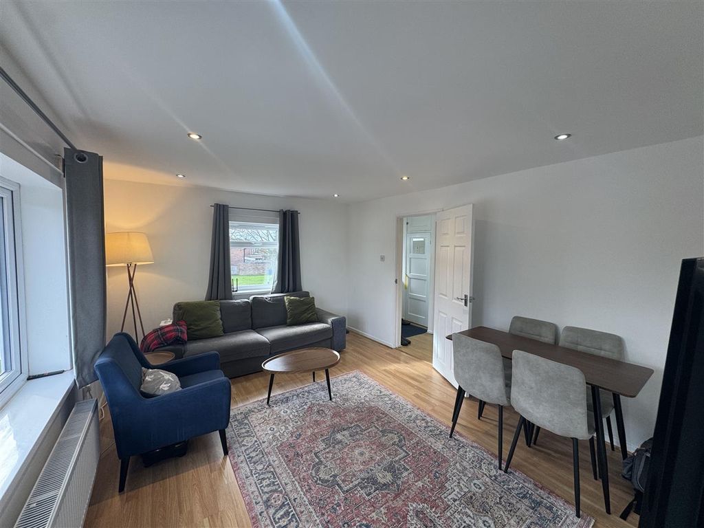 Property photo 3 of 12 Property Details: