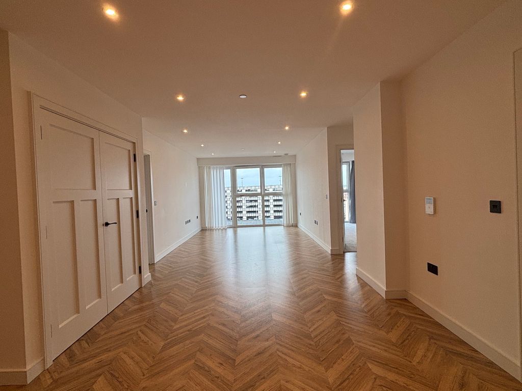 Property photo 3 of 24