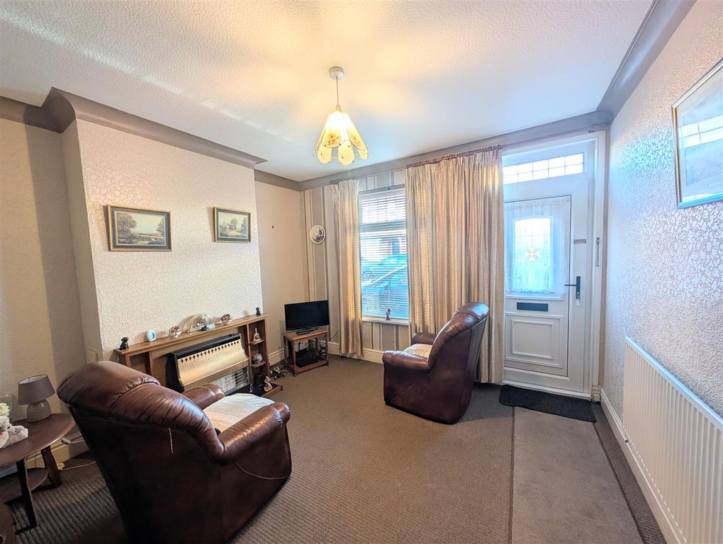 Property photo 2 of 10 Lounge