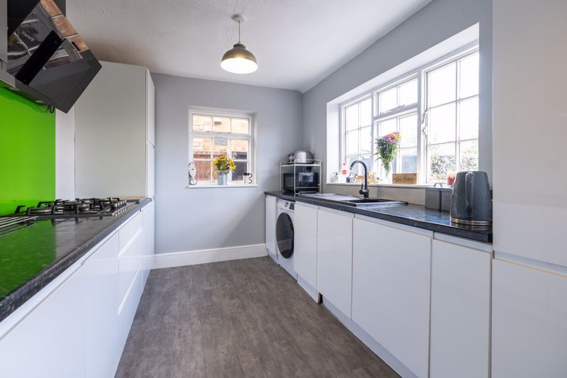 Property photo 3 of 18 Kitchen