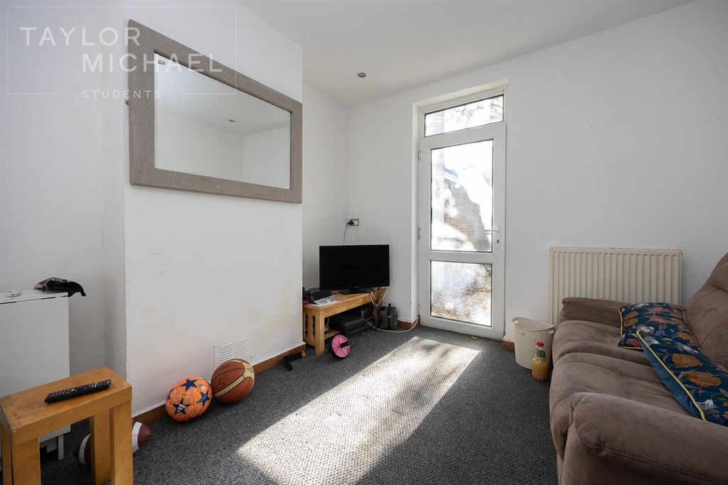 Property photo 3 of 12 Living Room