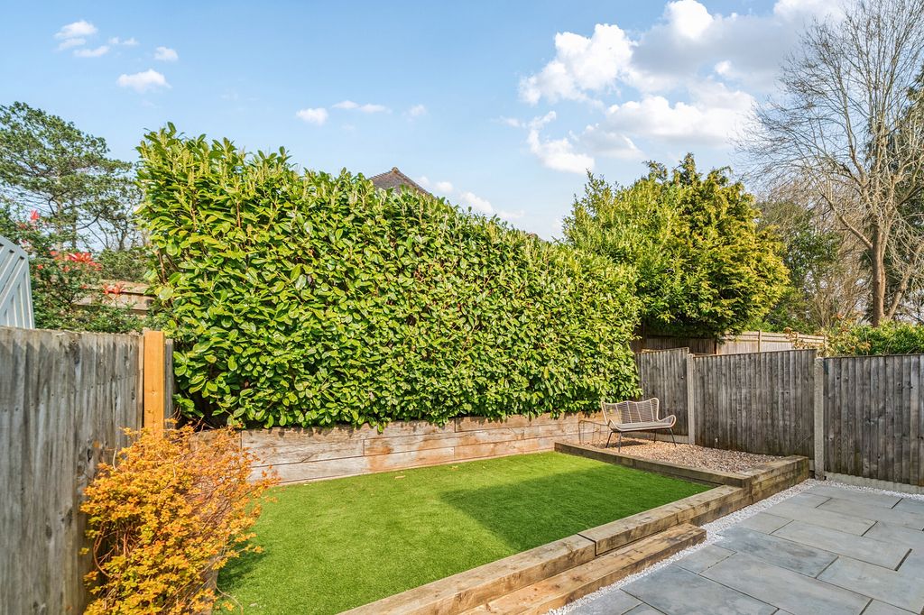 Property photo 2 of 8 Garden