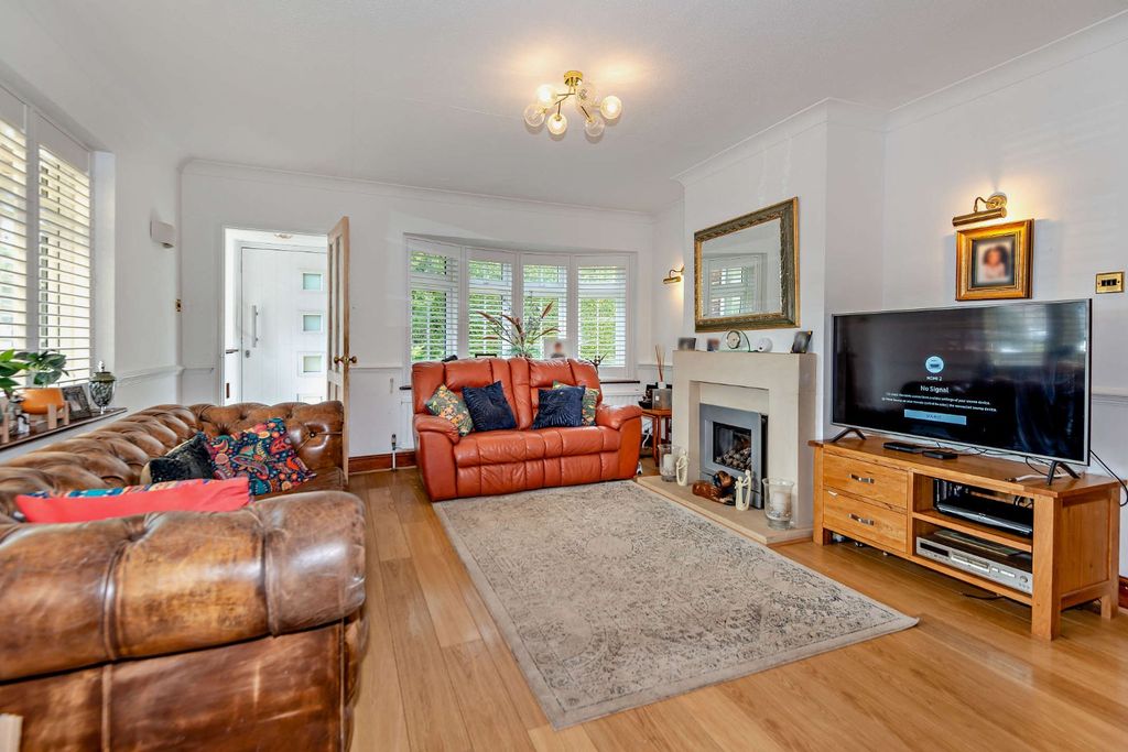 Property photo 2 of 9 Sitting Room