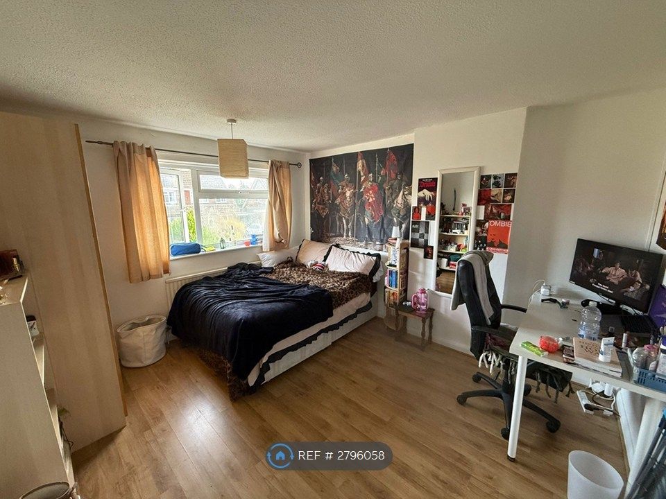 Property photo 3 of 11 Bedroom