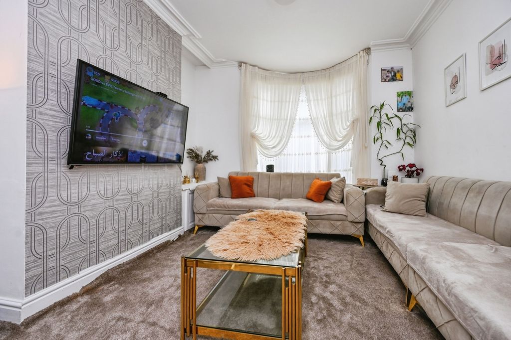 Property photo 2 of 18 Pbox-Img.Jpg