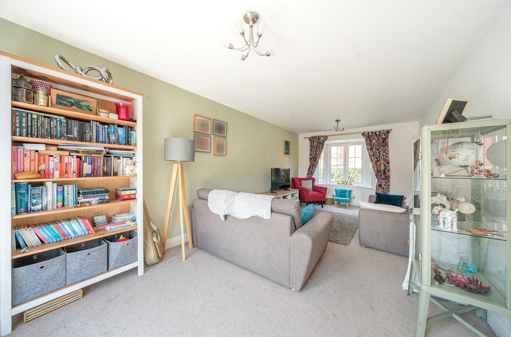 Property photo 3 of 24 1296025-30-682c75...
