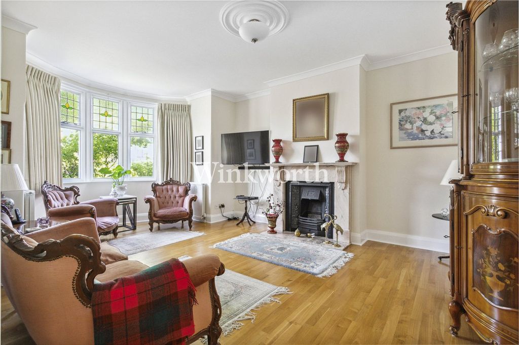 Property photo 1 of 17 Picture No. 02