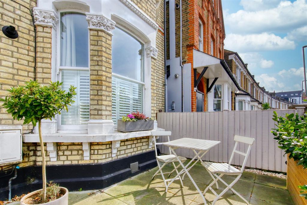 Property photo 2 of 16 Gff_Fff_345_Earlsfield_Road_Image2_19524_4.Jpg