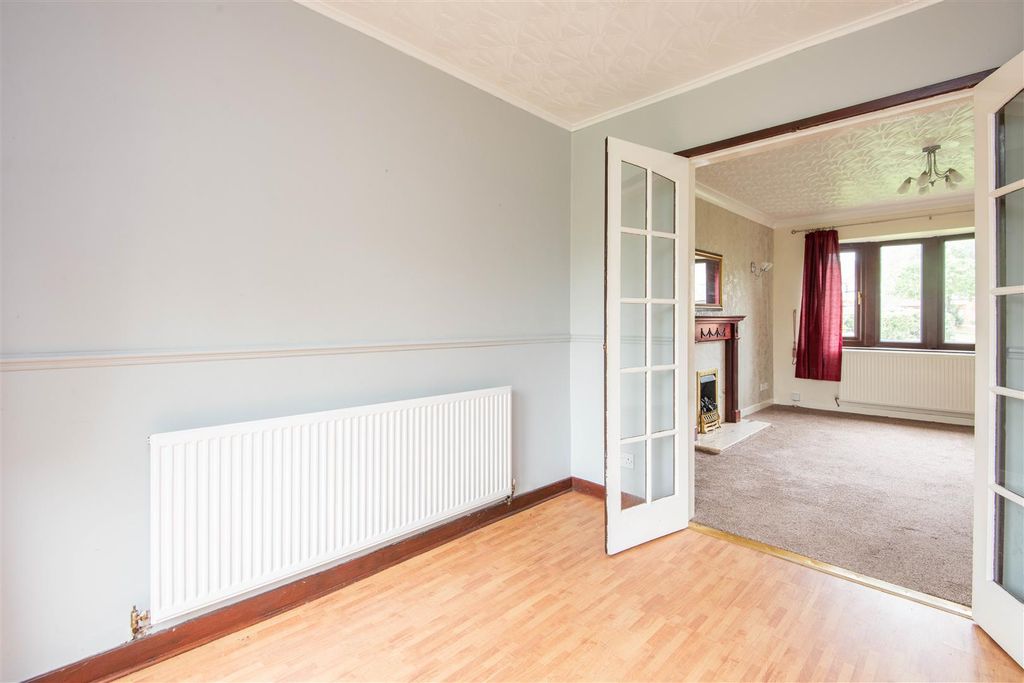 Property photo 3 of 19 Dining Room