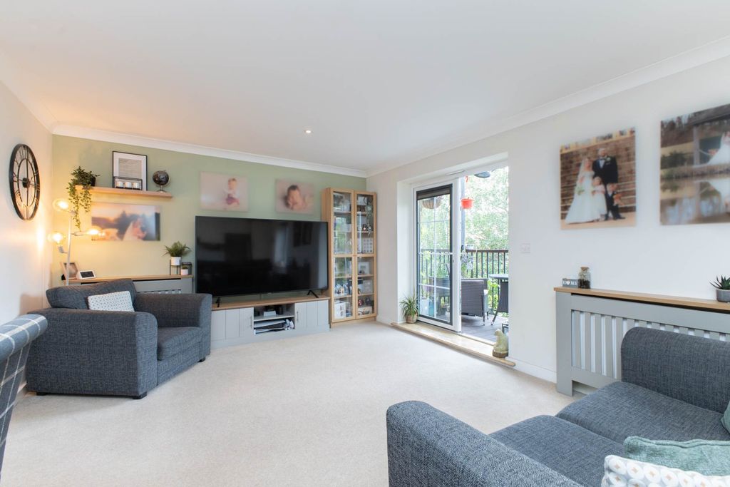 Property photo 3 of 14
