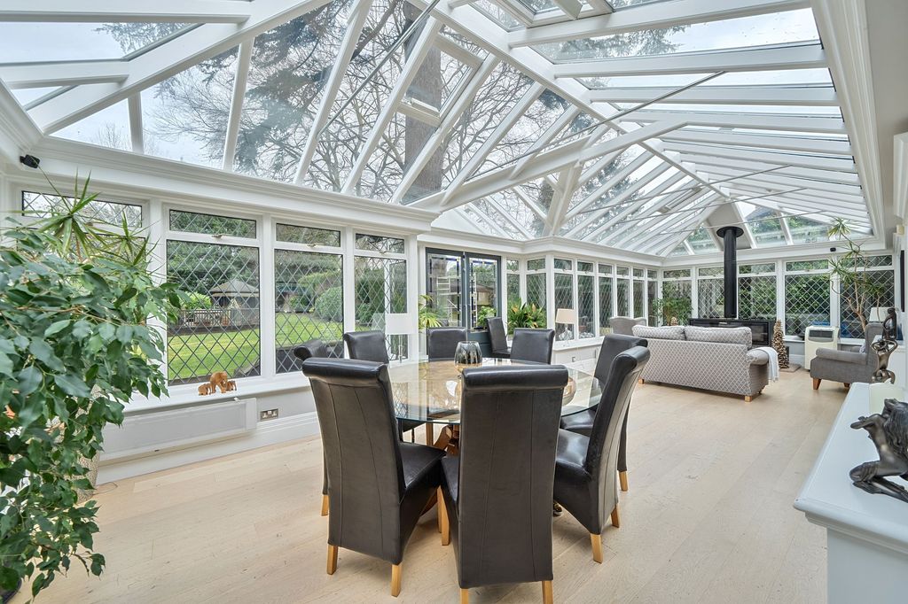 Property photo 2 of 30