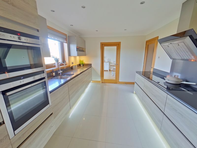 Property photo 2 of 17 Photo 13