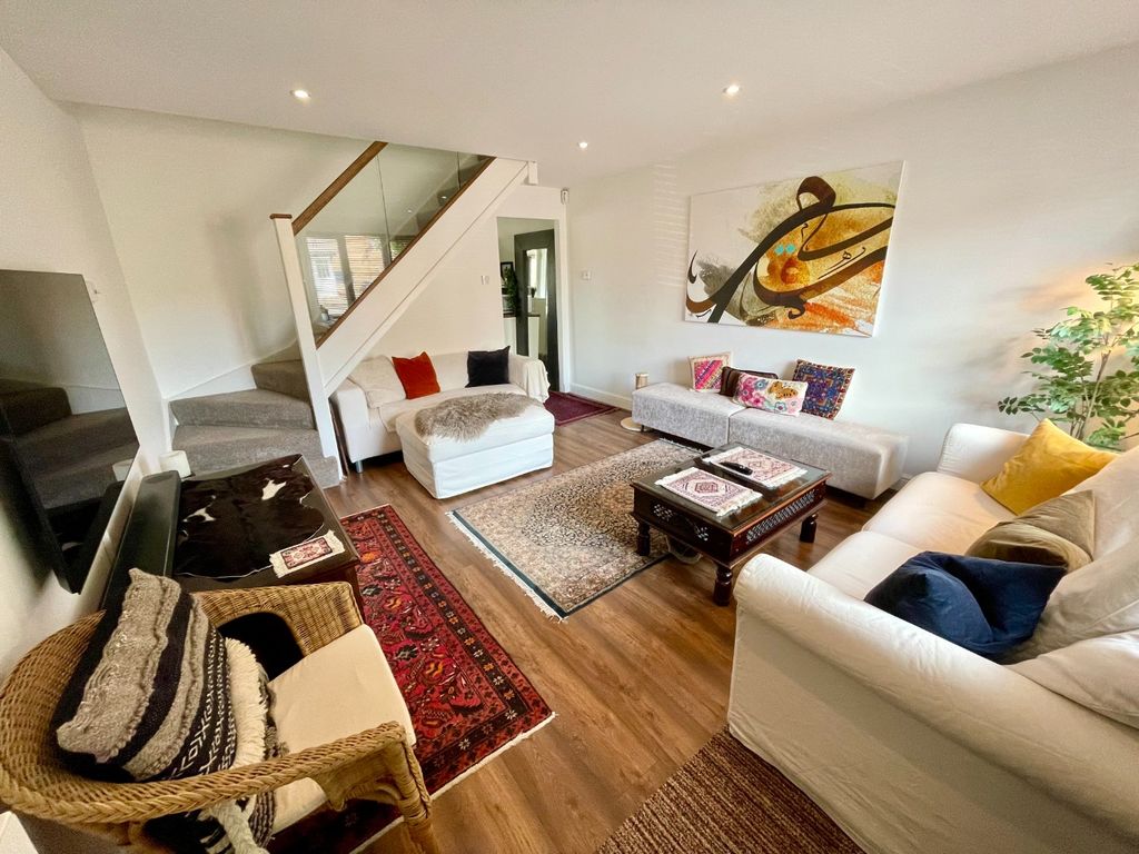 Property photo 3 of 12 3328242