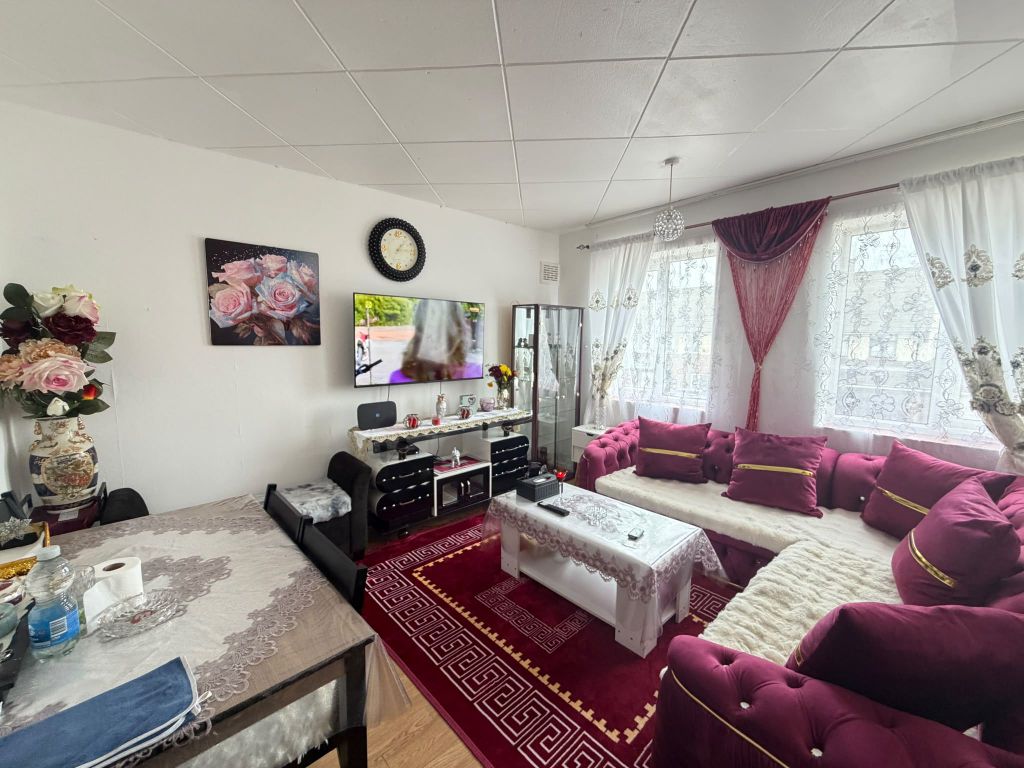 Property photo 1 of 8
