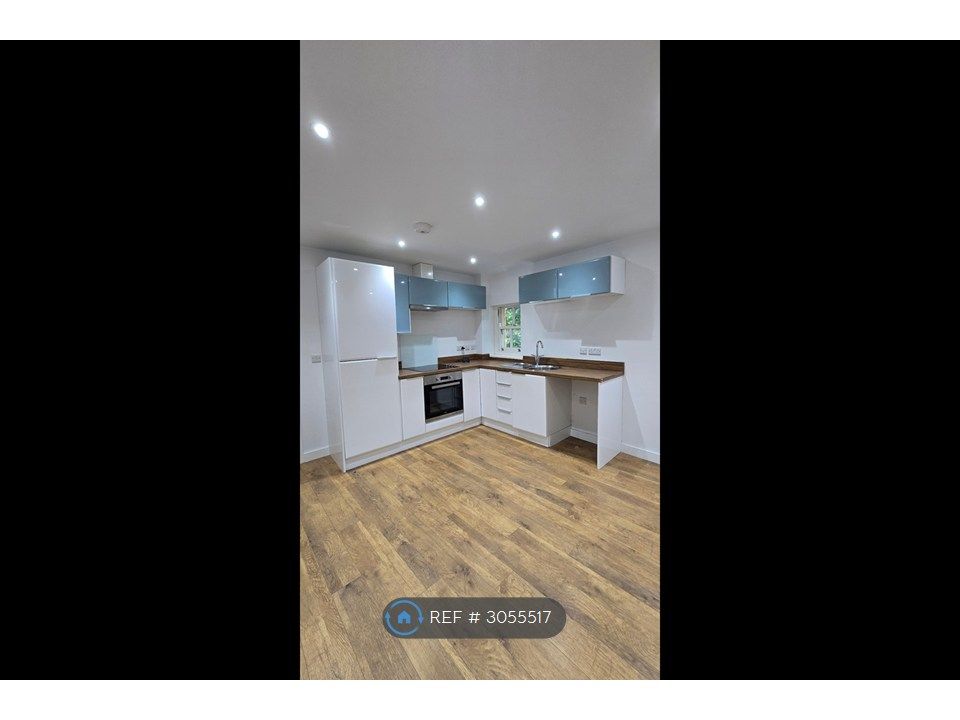 Property photo 1 of 9 Kitchen