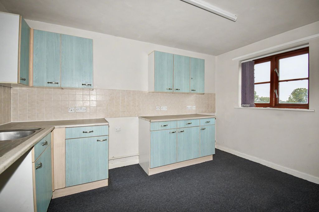 Property photo 2 of 12 Flat 4, Crosthwaite Court, Spink Lane, Pontefract, West Yorkshire, Wf8 1Eb