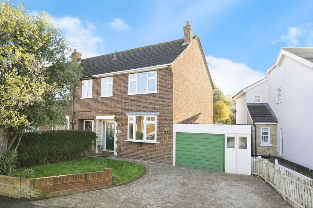 Property photo 1 of 17 External