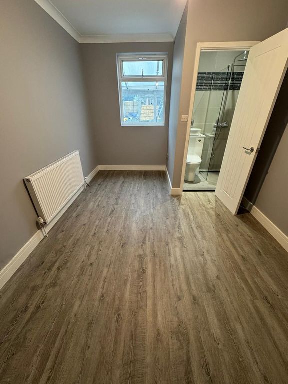 Property photo 1 of 3