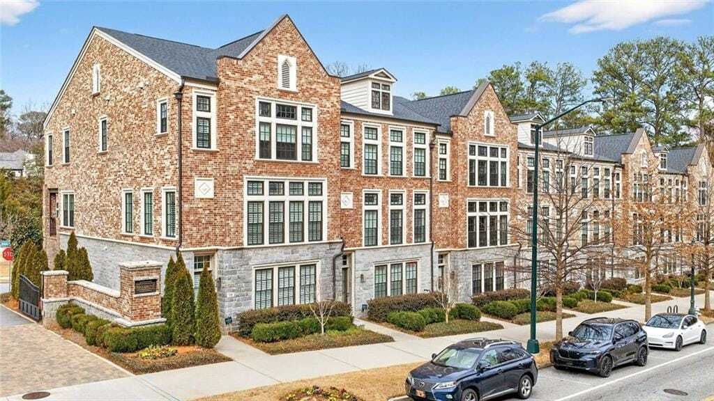 Property photo 1 of 31