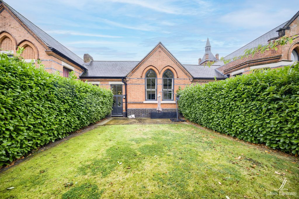 Property photo 3 of 17 Xt405259-Hdr(3)-Edit