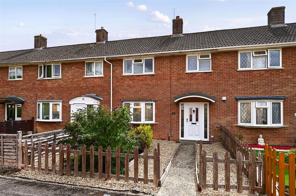 Property photo 1 of 13 Stag Hill