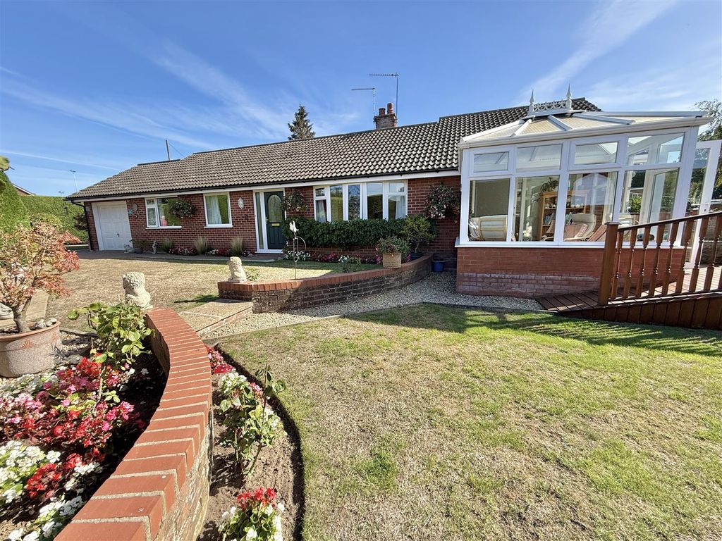 Property photo 2 of 23