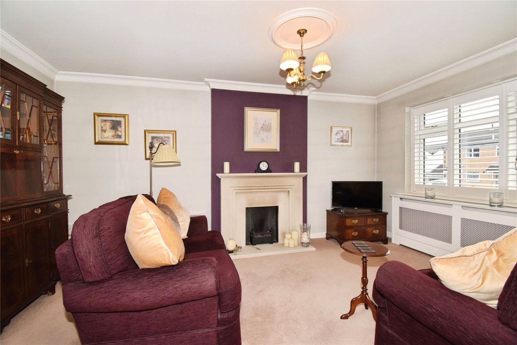 Property photo 2 of 22 Lounge