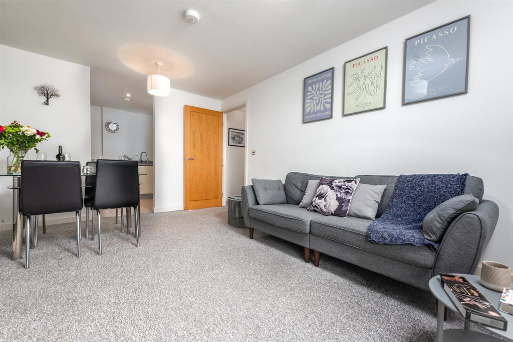 Property photo 2 of 6 Living Area.Jpg