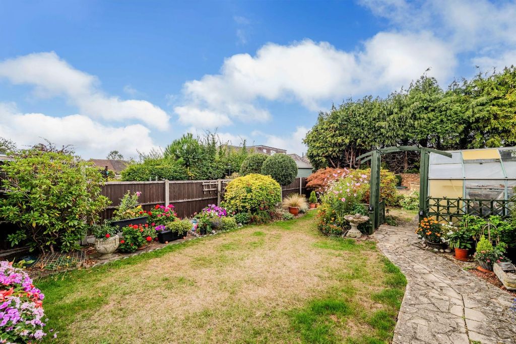Property photo 2 of 19 Amis Avenue