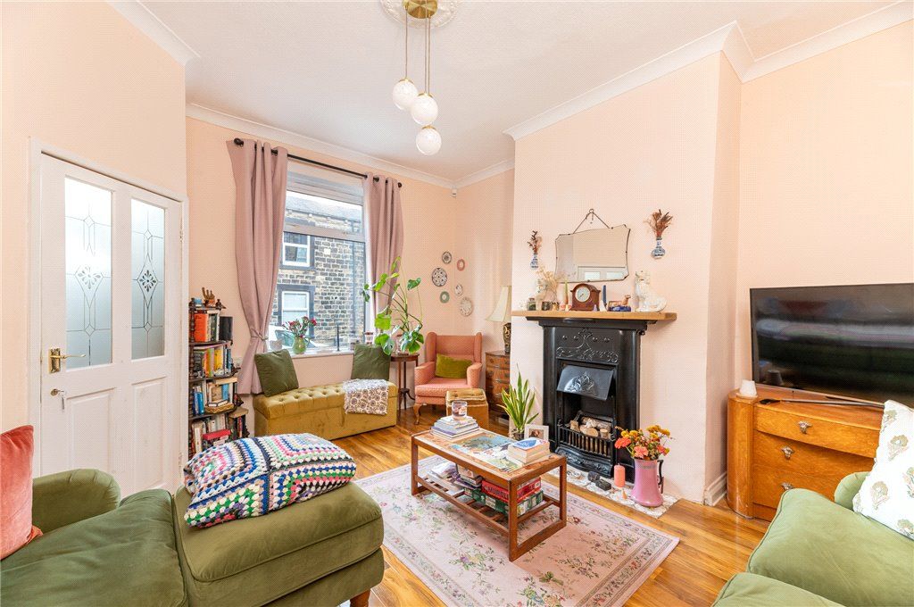 Property photo 2 of 21 Living Room