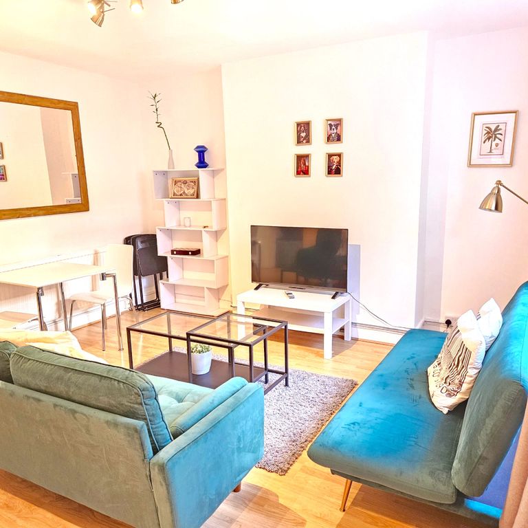 Property photo 2 of 20