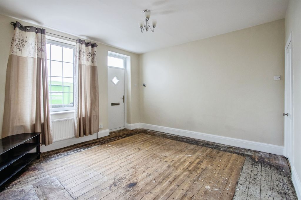 Property photo 3 of 14