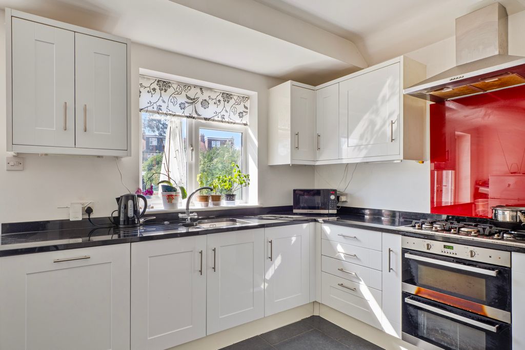 Property photo 3 of 17 Picture No. 11